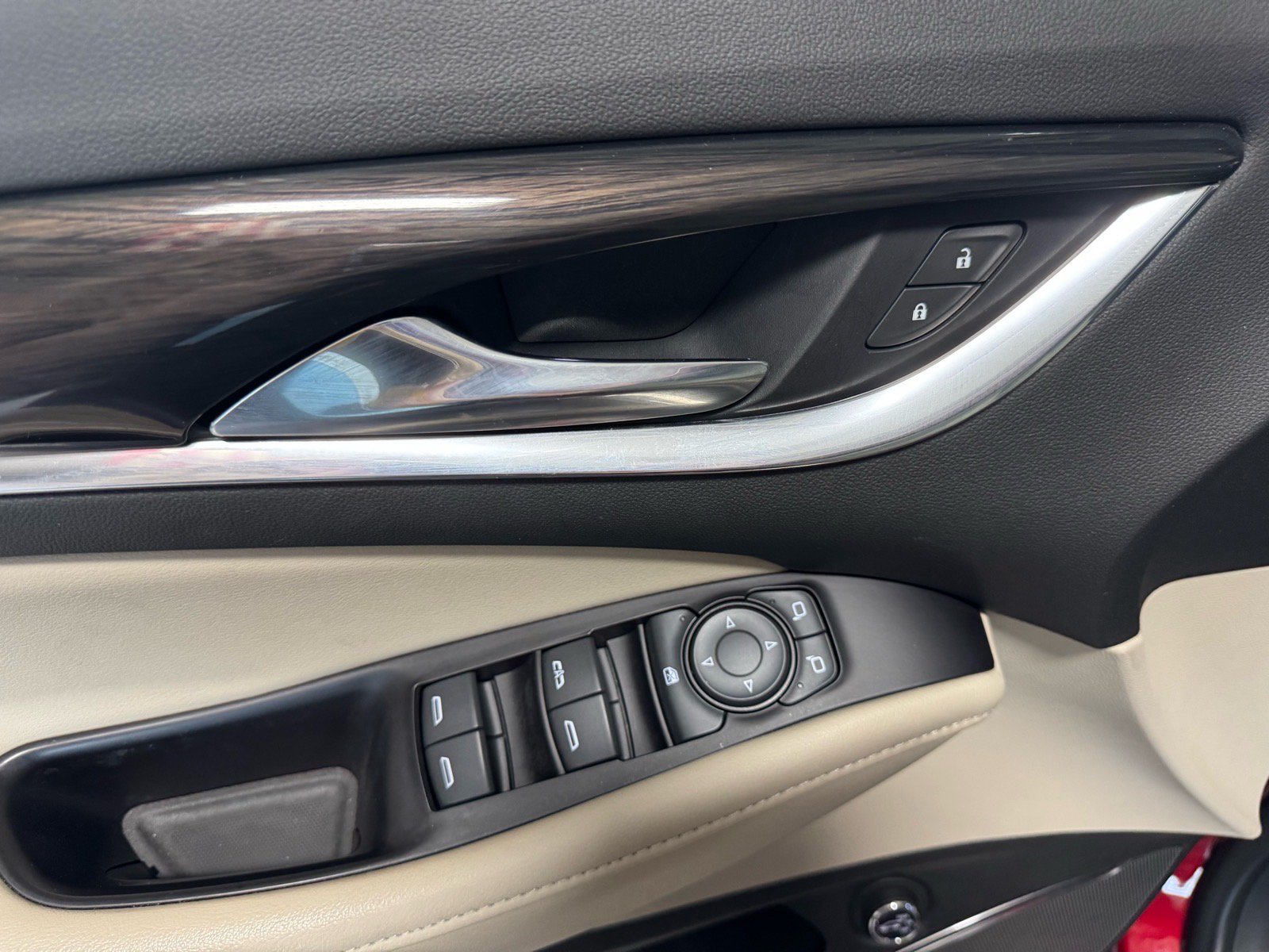 Certified 2019 Buick Enclave Essence w/ Trailering Package, 5000 lbs. AWD/4WD image 18