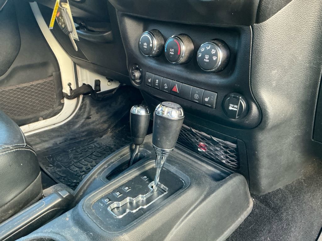 Used 2017 Jeep Wrangler Unlimited Rubicon image 17