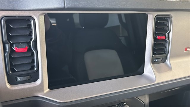 New 2026 Ford Bronco Outer Banks w/ Sasquatch Package image 17