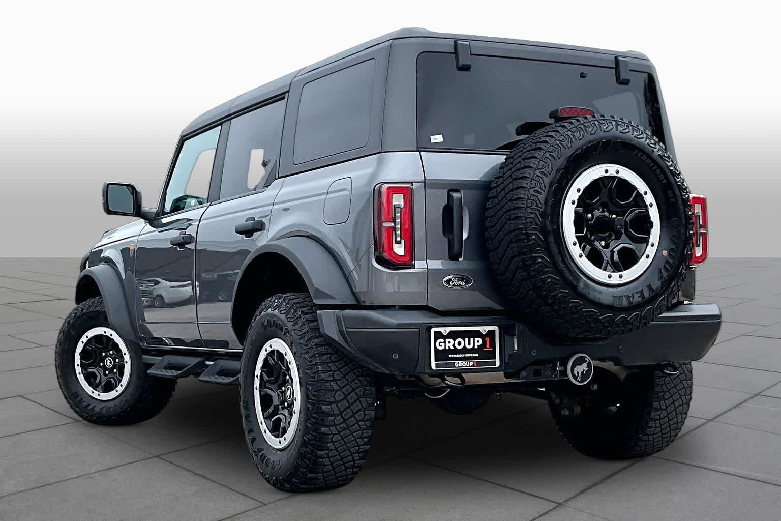 Used 2023 Ford Bronco Badlands w/ Sasquatch Package AWD/4WD image 12