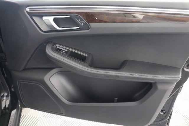 Used 2022 Porsche Macan image 26