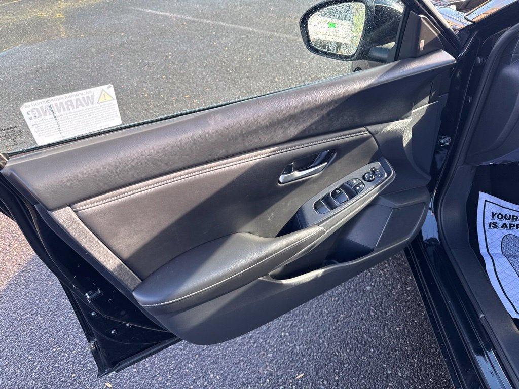 Used 2024 Nissan Sentra SV FWD image 15