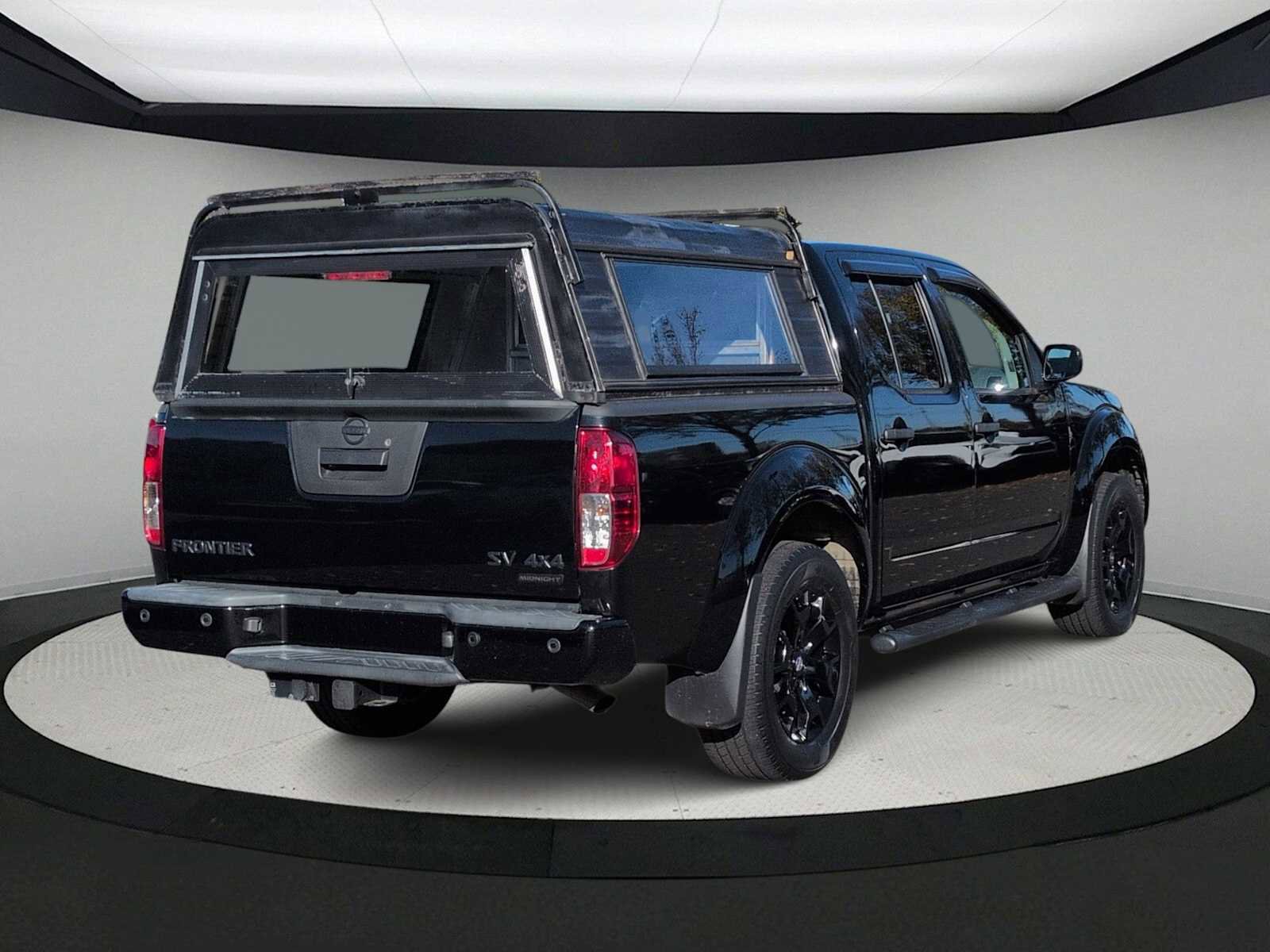 Used 2021 Nissan Frontier SV w/ Midnight Edition Floor Mats image 8