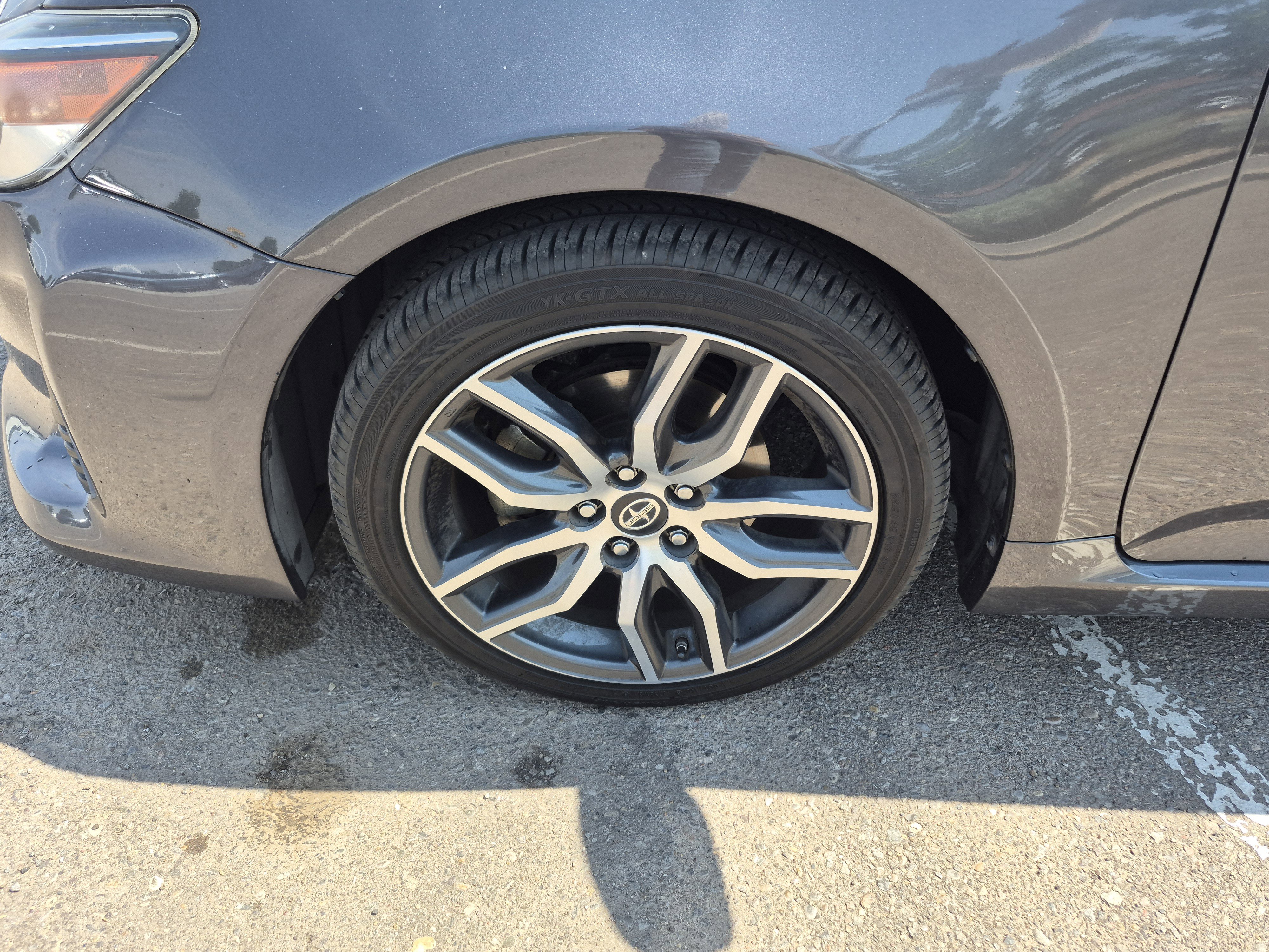 Used 2015 Scion tC FWD image 23