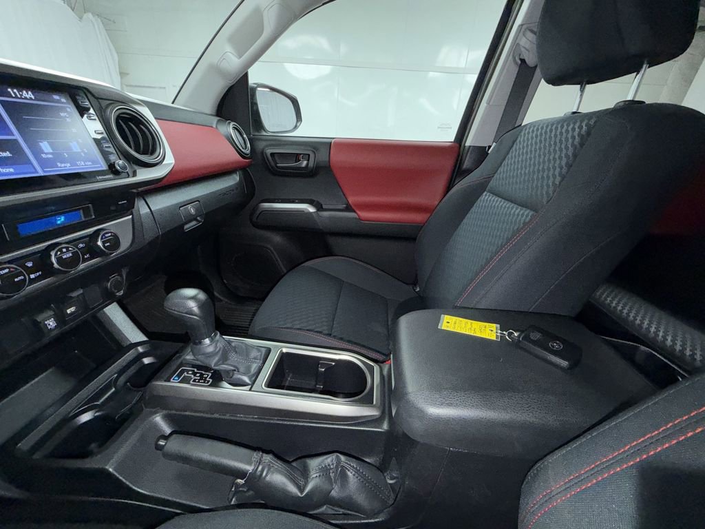 Certified 2023 Toyota Tacoma SR5 AWD/4WD image 23