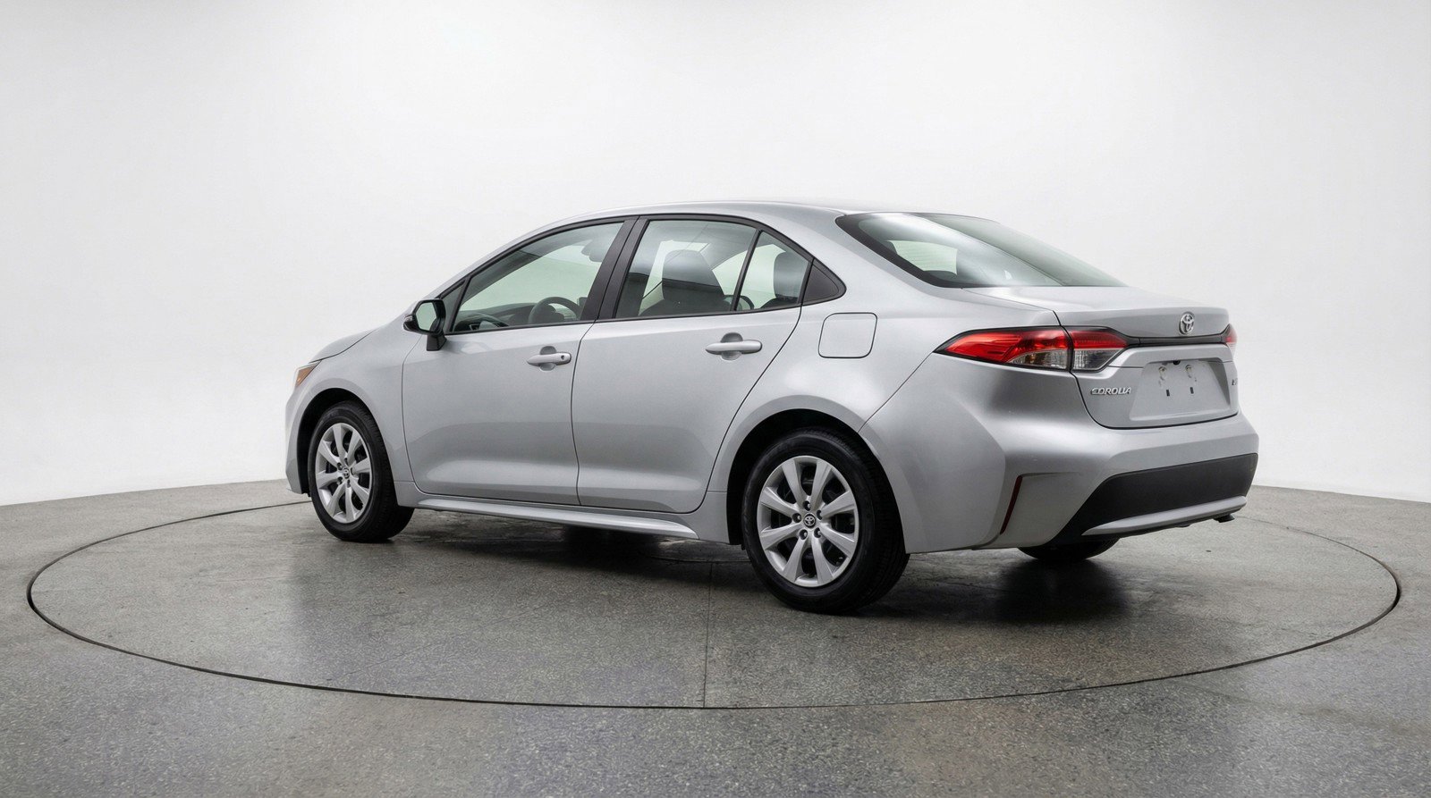 Used 2025 Toyota Corolla LE FWD image 6