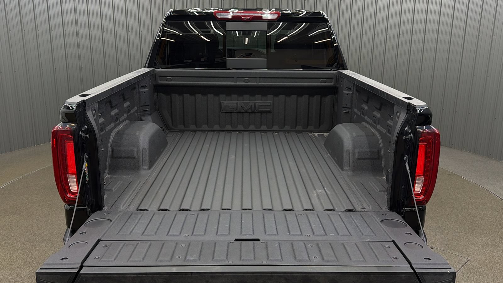 Used 2026 GMC Sierra 1500 AT4 w/ AT4 Premium Package AWD/4WD image 17