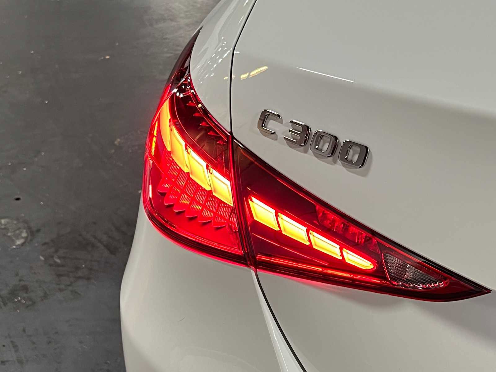 Used 2025 Mercedes-Benz C 300 4MATIC Sedan image 14