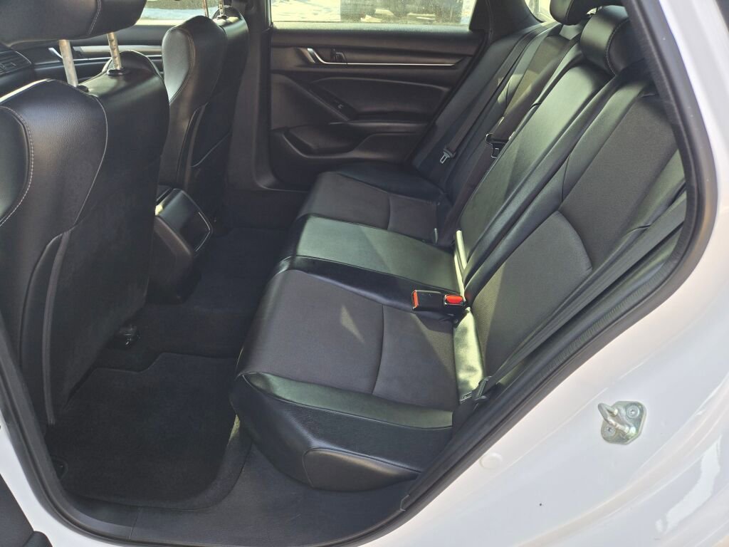 Used 2018 Honda Accord Sport image 12