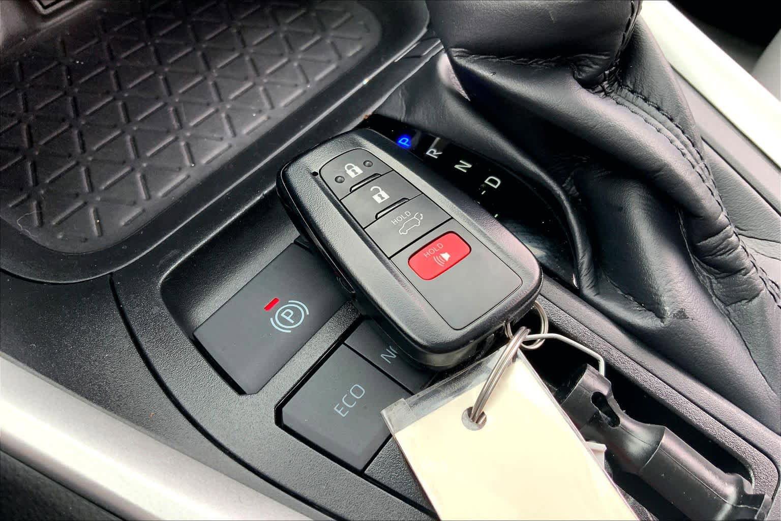 Used 2024 Toyota RAV4 XLE Premium FWD image 15