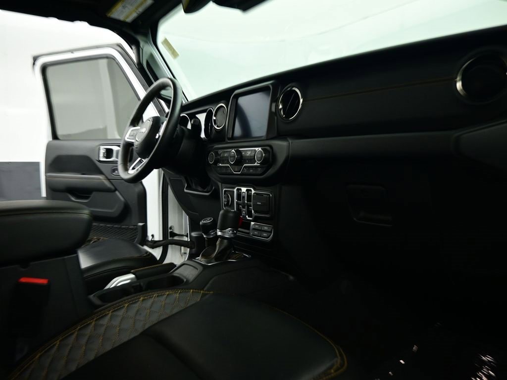Used 2021 Jeep Wrangler Unlimited Sahara image 32