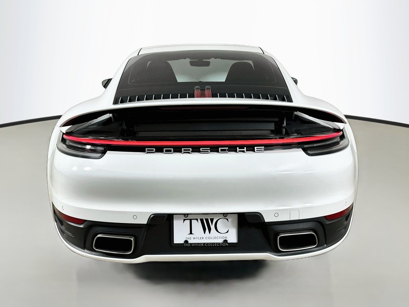 Used 2024 Porsche 911 Carrera 4 AWD/4WD image 6