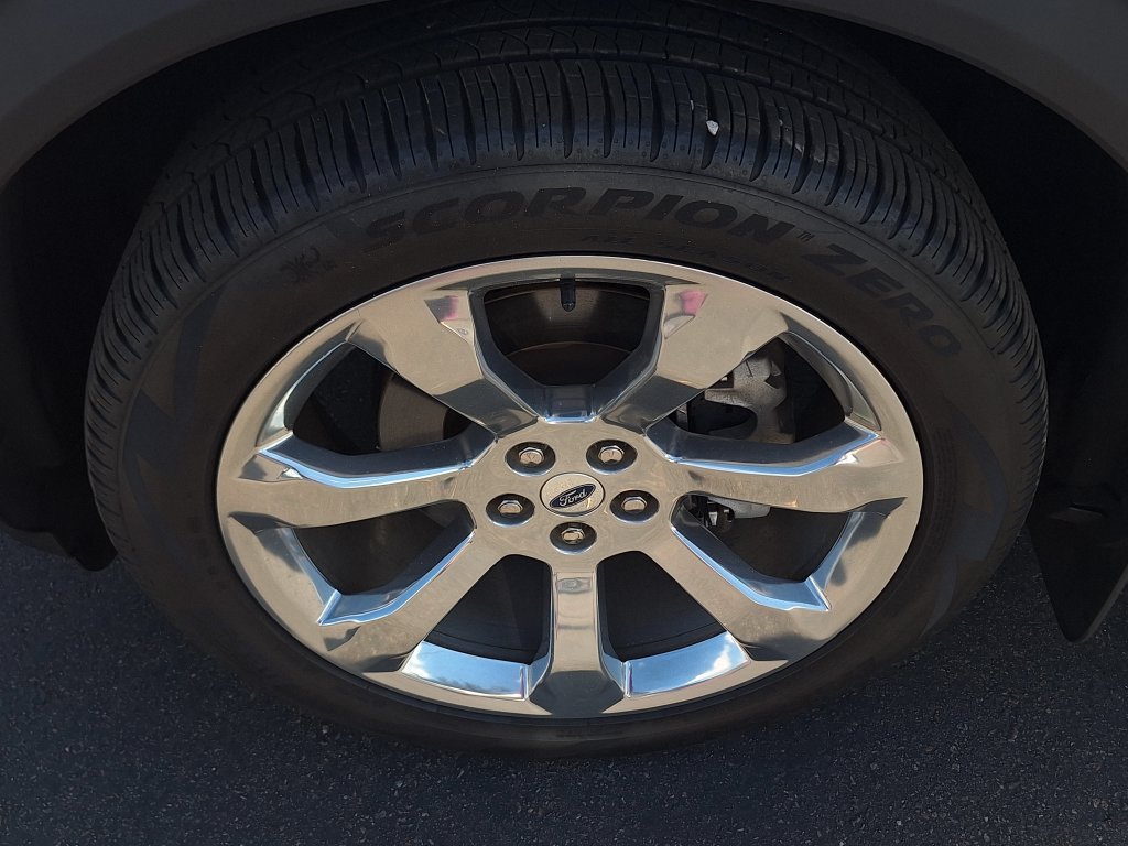 Used 2020 Ford Explorer Platinum w/ Premium Technology Package AWD/4WD image 35