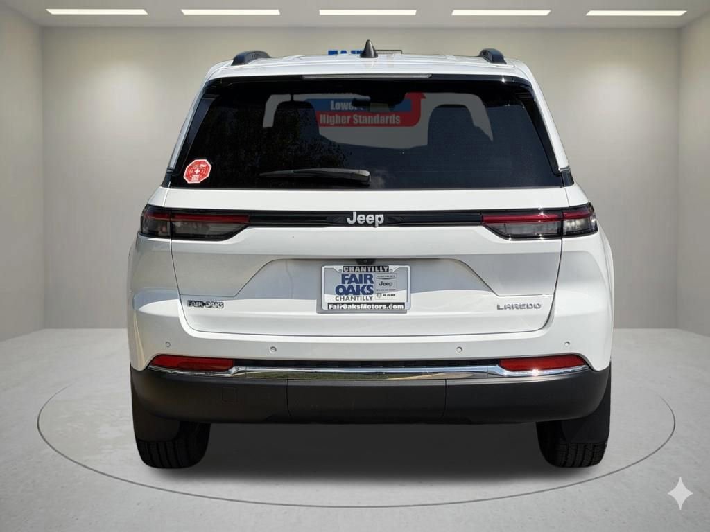 Certified 2024 Jeep Grand Cherokee Laredo w/ MOPAR Finishing Package RWD image 9