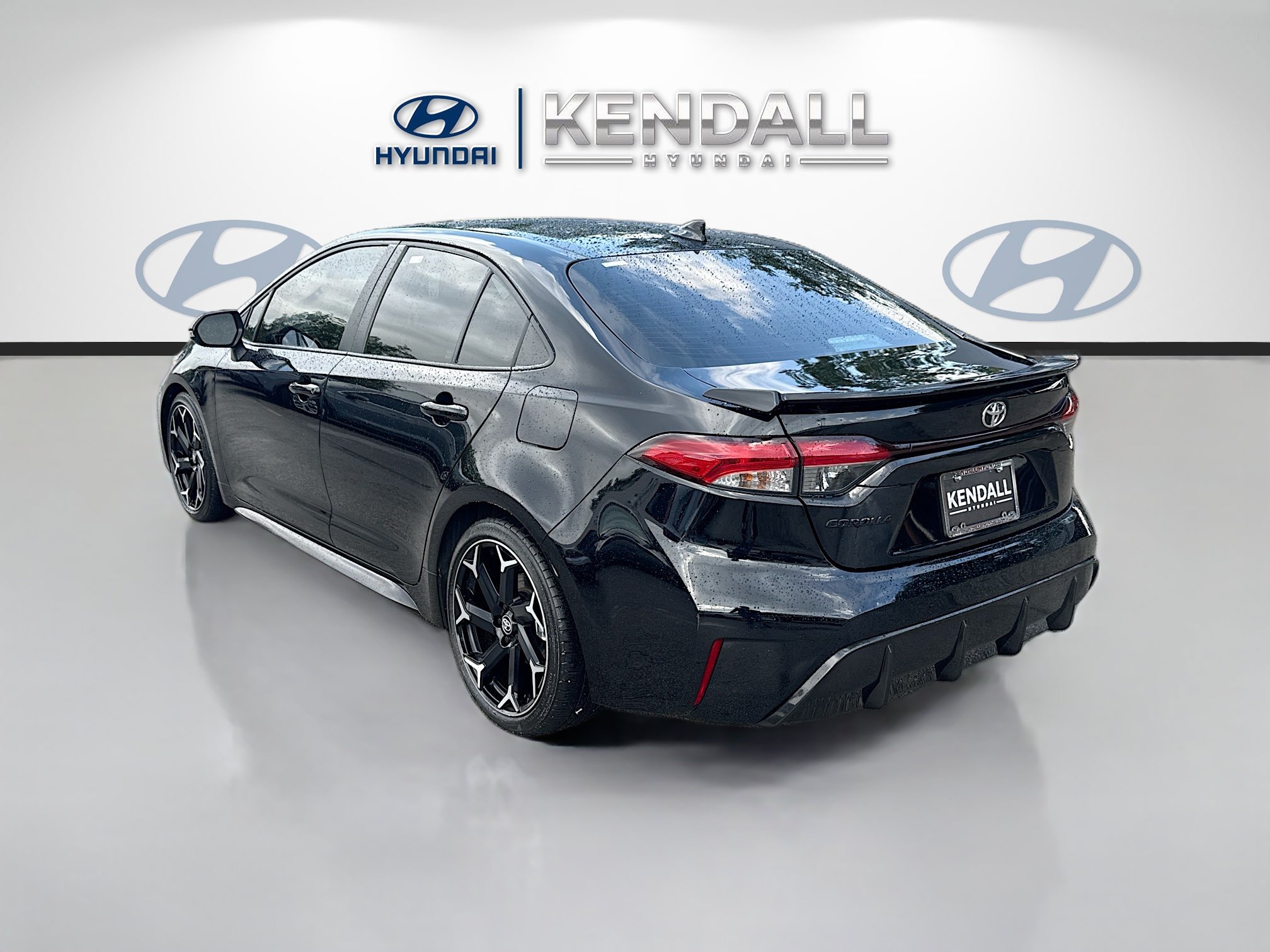 Used 2025 Toyota Corolla FX w/ Convenience Package FWD image 4