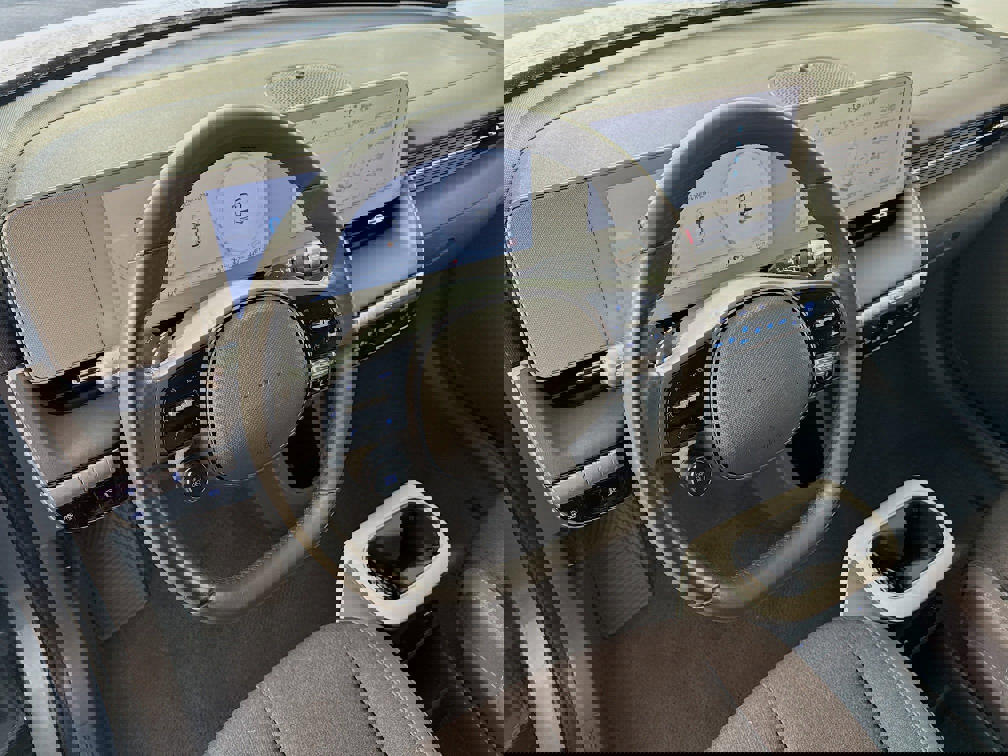 Used 2024 Hyundai Ioniq 5 SE image 22