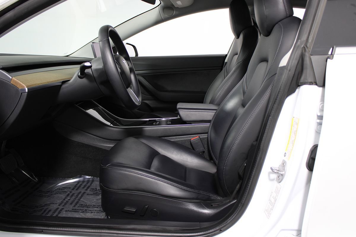 Used 2020 Tesla Model 3 Standard Range Plus image 8