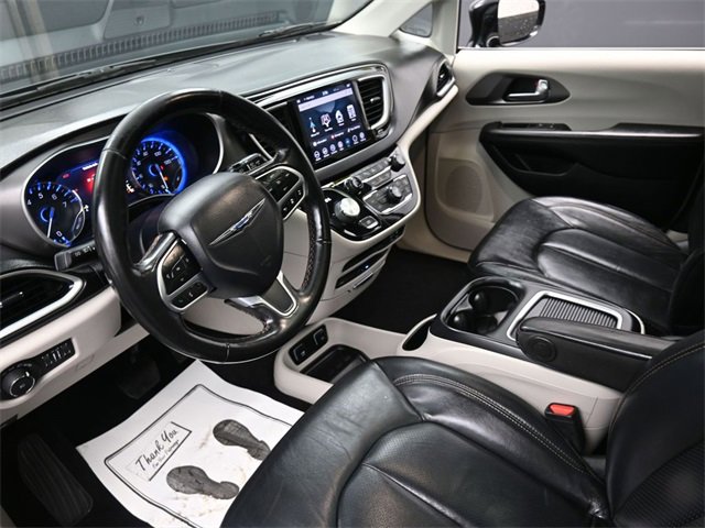 Used 2020 Chrysler Pacifica Touring-L Plus w/ Advanced Safetytec Group image 18