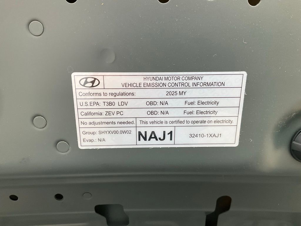 Used 2025 Hyundai Ioniq 5 SEL image 14