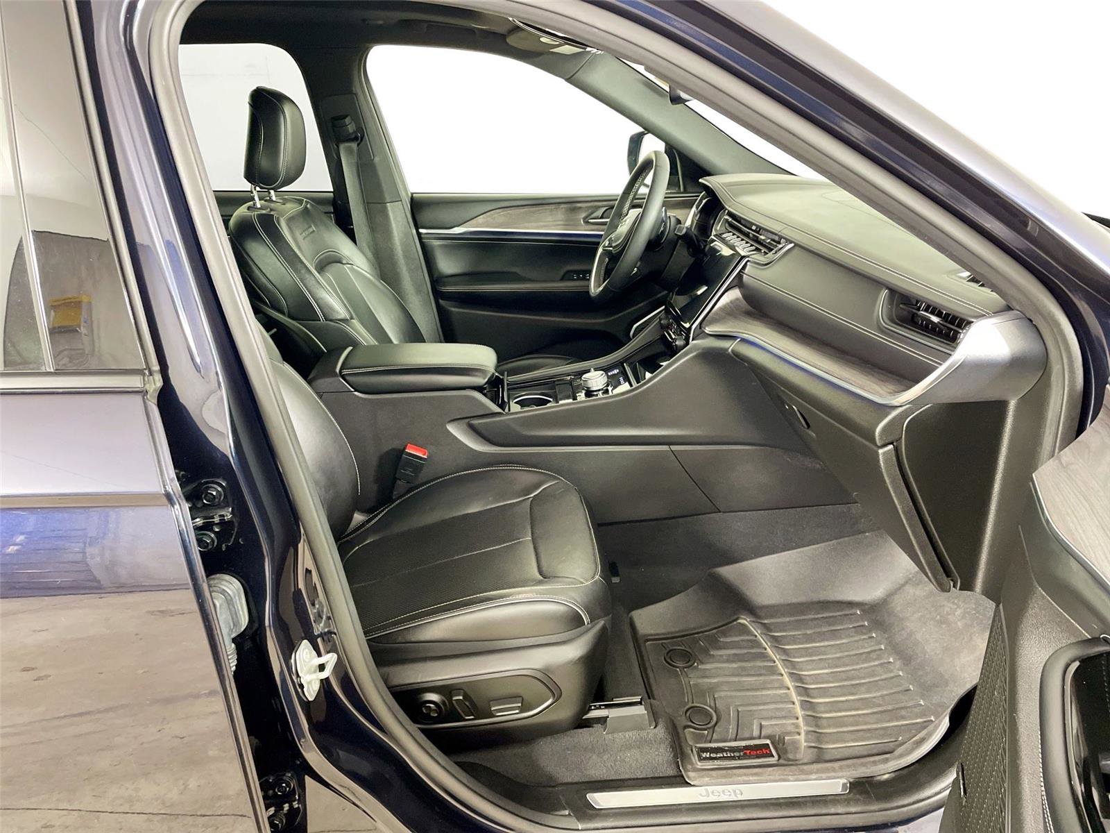 Used 2023 Jeep Grand Cherokee L Overland AWD/4WD image 29