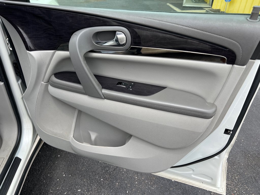 Used 2015 Buick Enclave Convenience FWD image 37