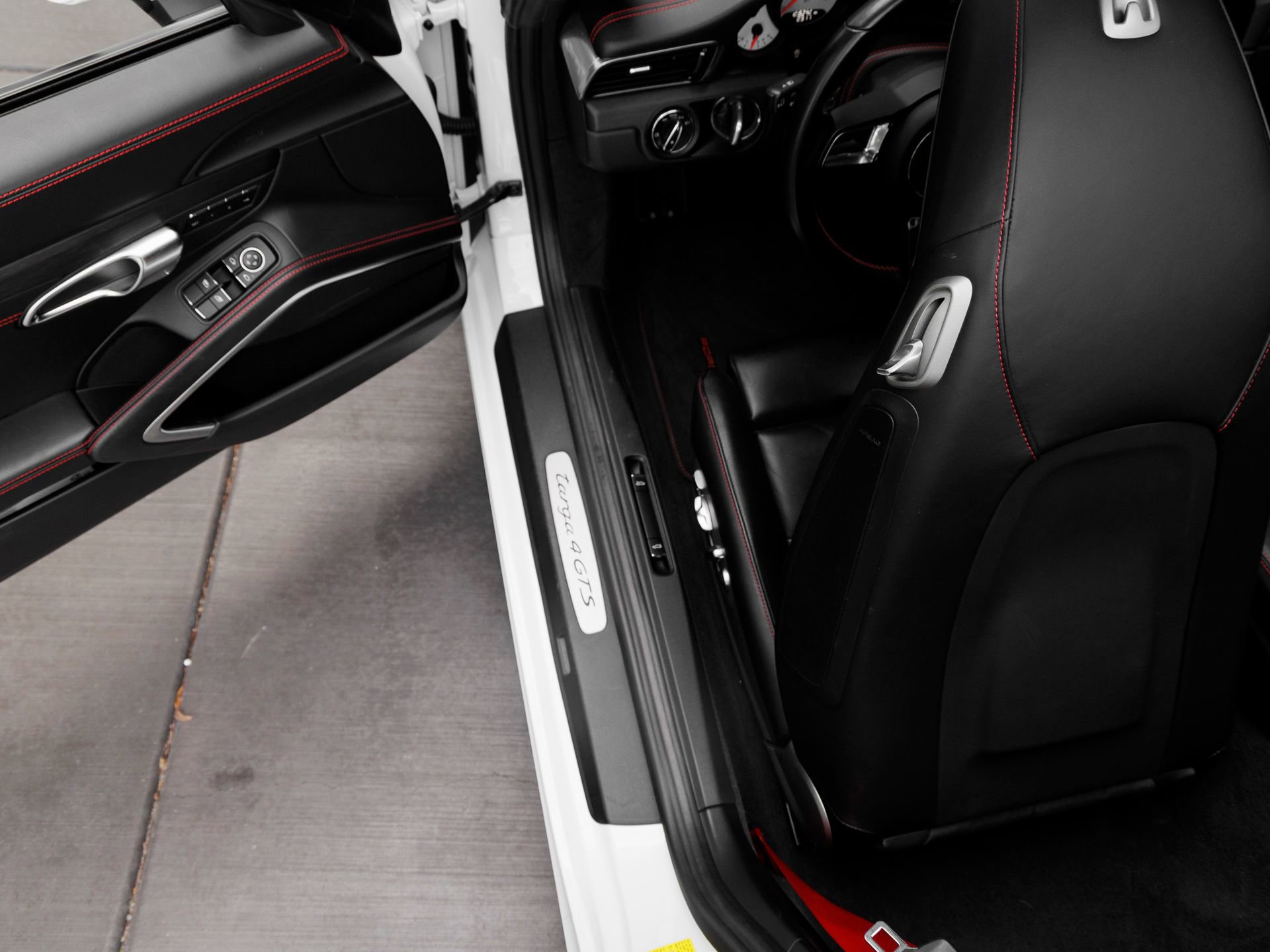 Certified 2019 Porsche 911 Targa 4 GTS image 28