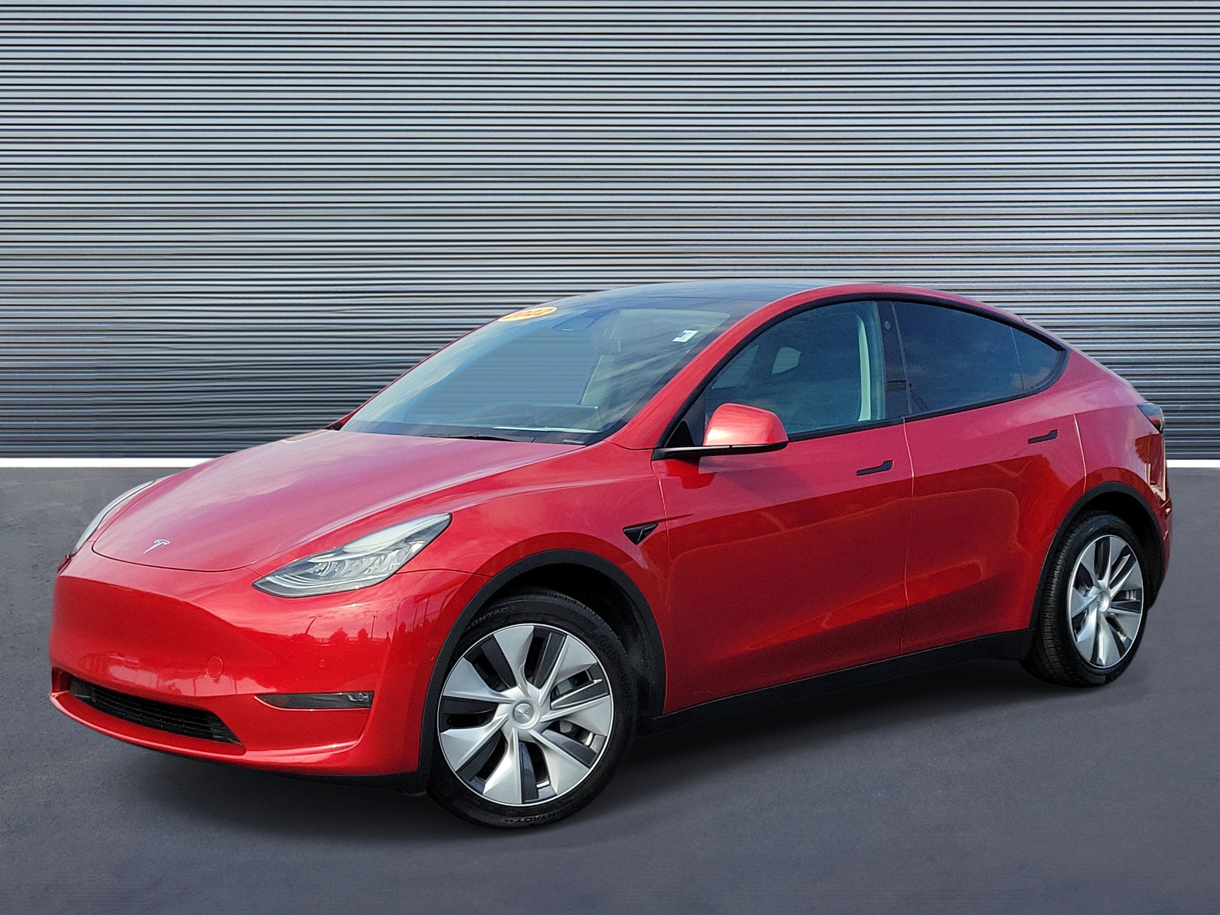 Used 2022 Tesla Model Y Long Range AWD/4WD image 1