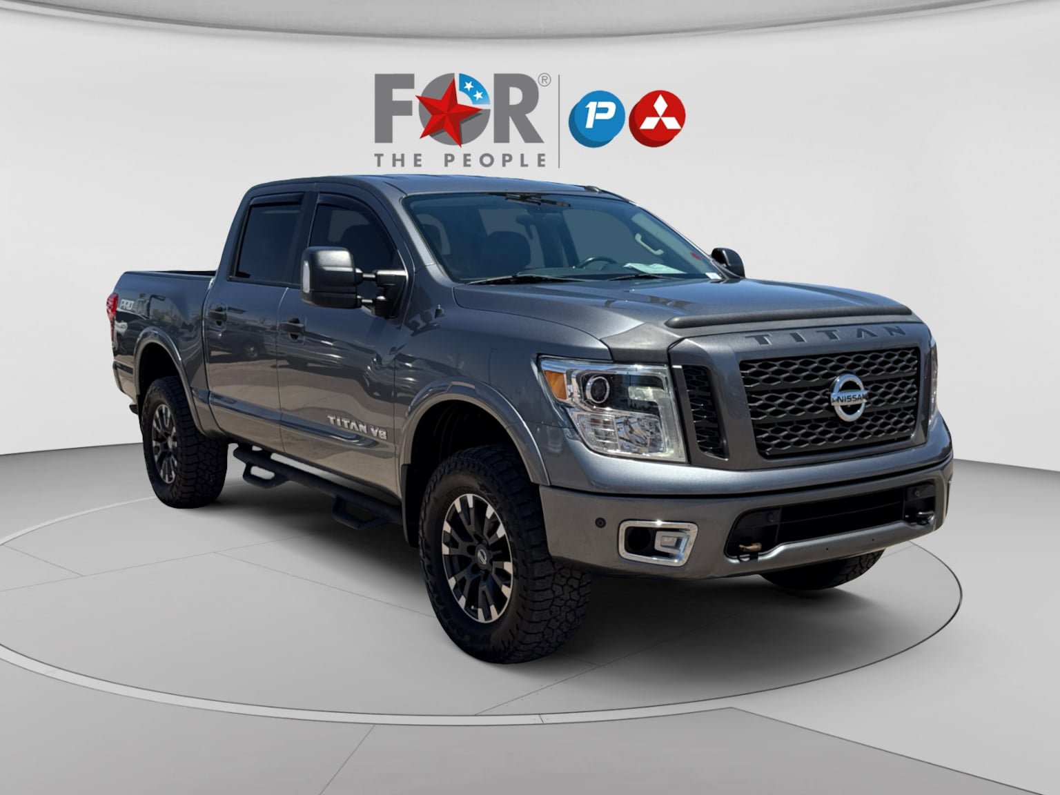 Used 2018 Nissan Titan PRO-4X AWD/4WD image 7