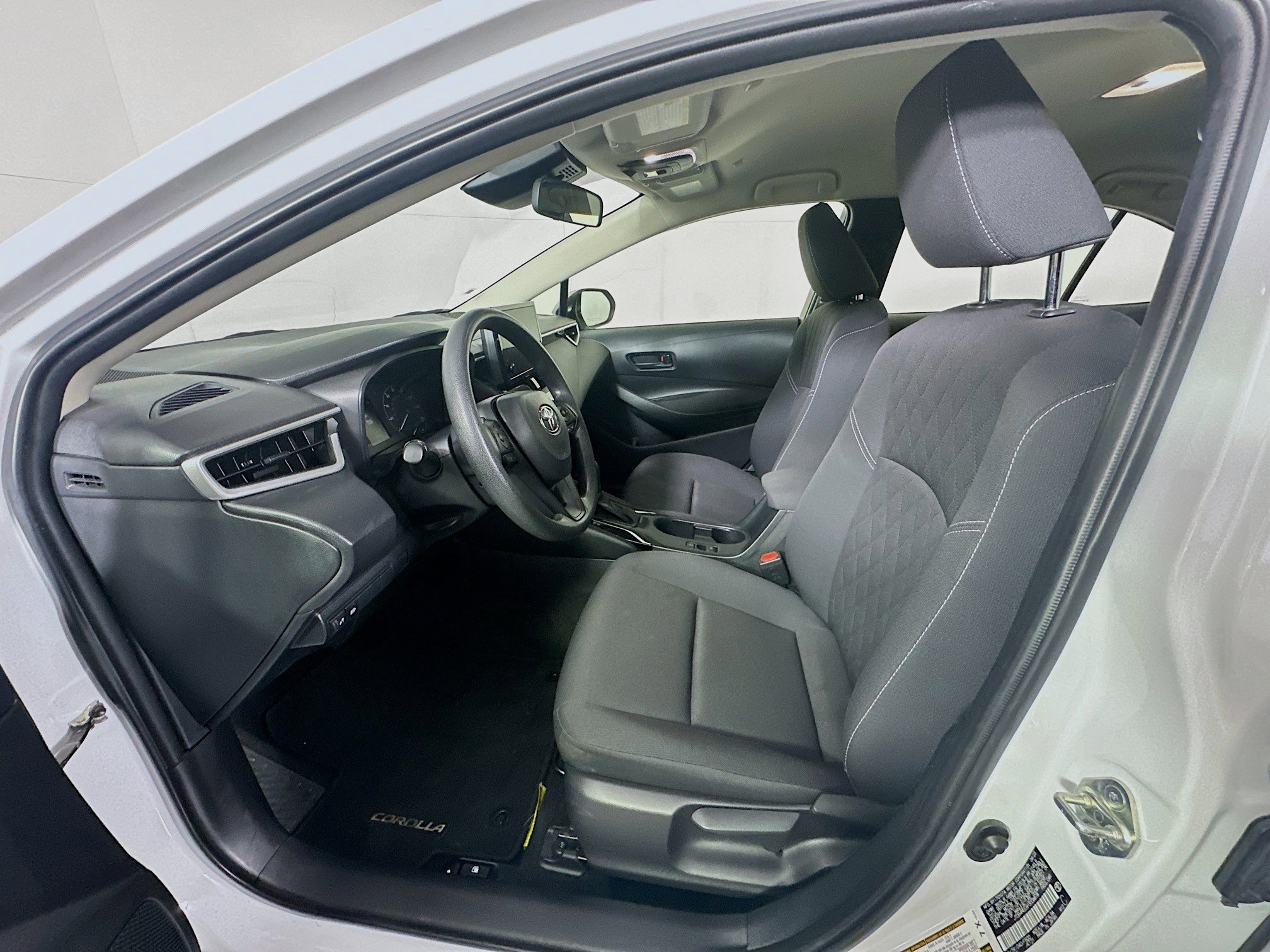 Used 2023 Toyota Corolla LE w/ Carpet Mat Package (TMS) image 13