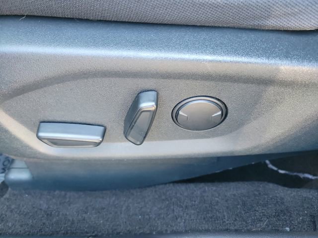 Used 2019 Ford Explorer XLT w/ Equipment Group 201A FWD image 19