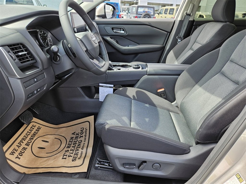 New 2026 Nissan Rogue SV image 4