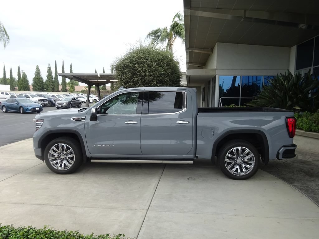 Certified 2025 GMC Sierra 1500 Denali w/ Denali Reserve Package AWD/4WD image 5