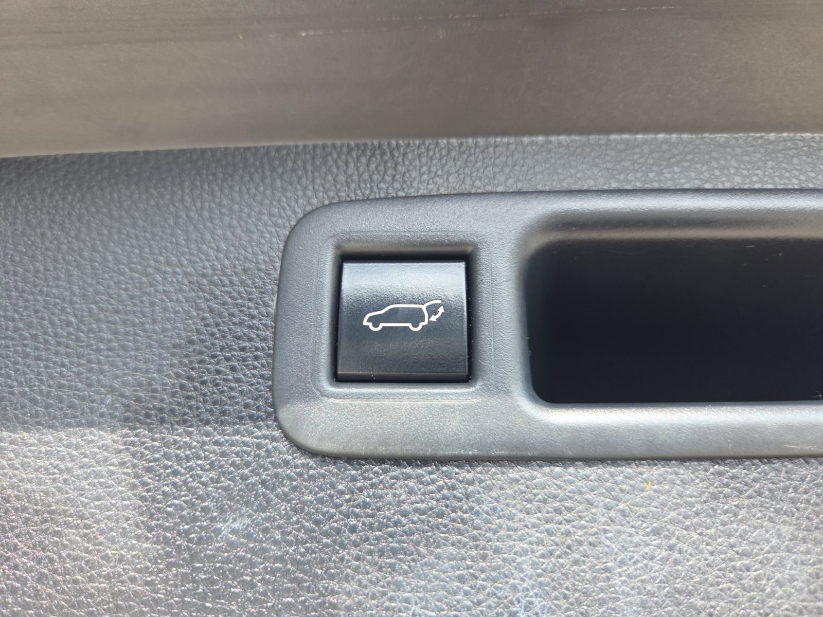 Used 2022 Toyota Highlander XLE image 24