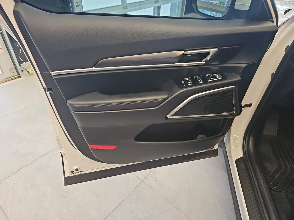 Used 2024 Kia Telluride S w/ S Sunroof Package image 12