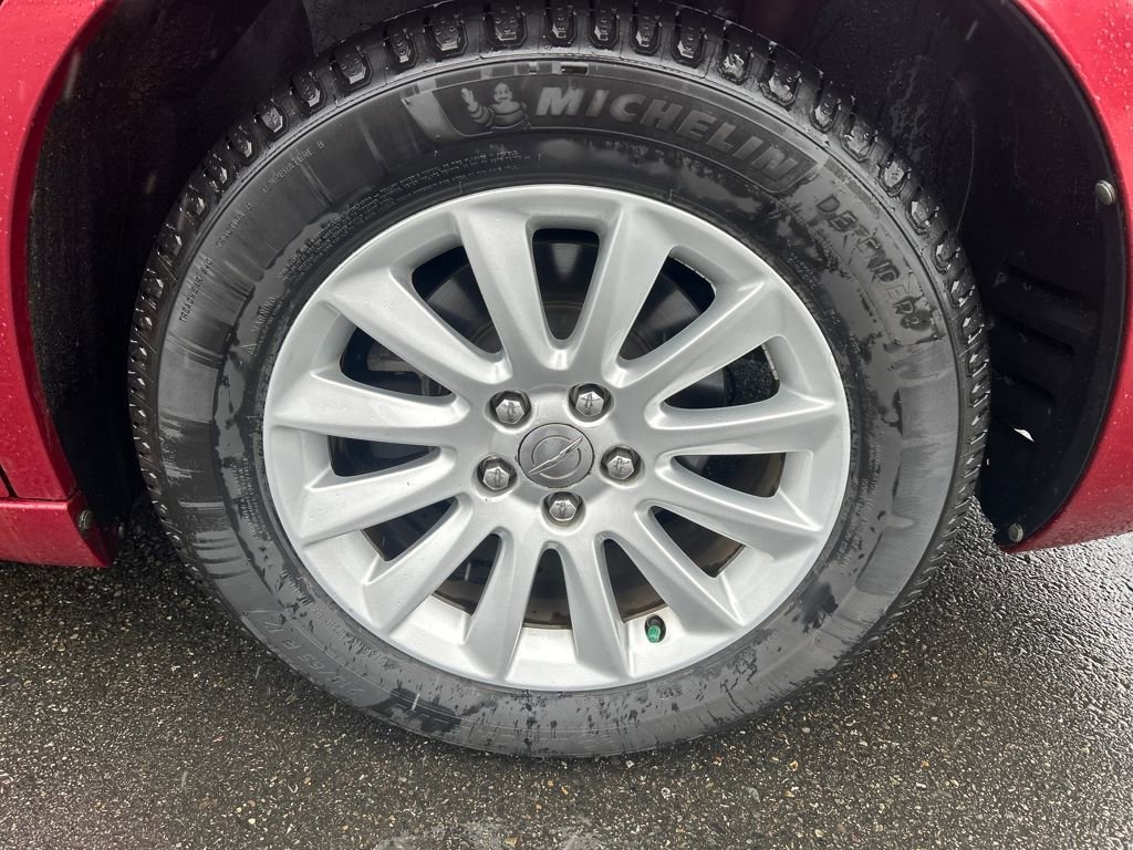 Used 2014 Chrysler 300 image 12