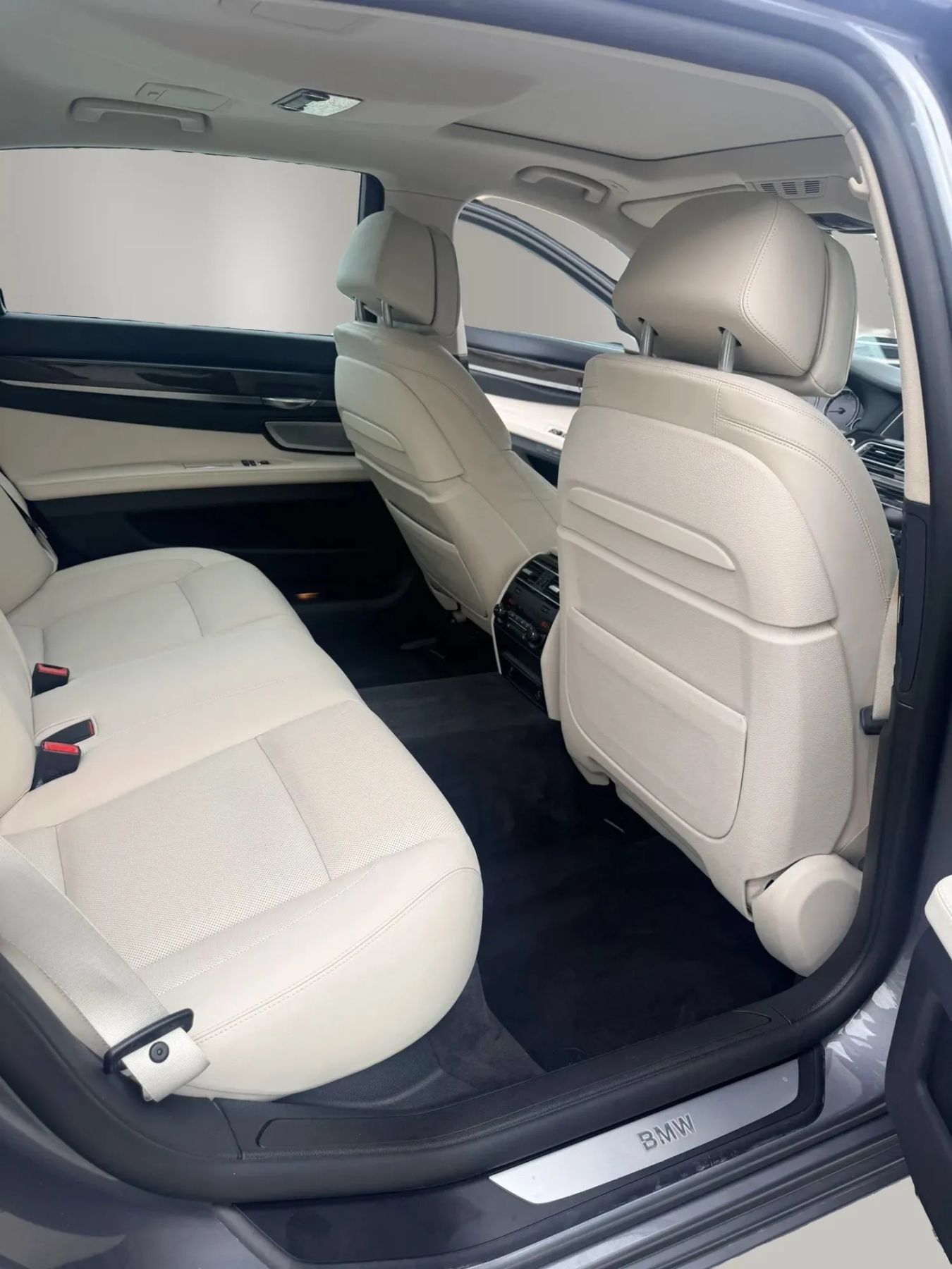 Used 2013 BMW 750Li RWD image 24
