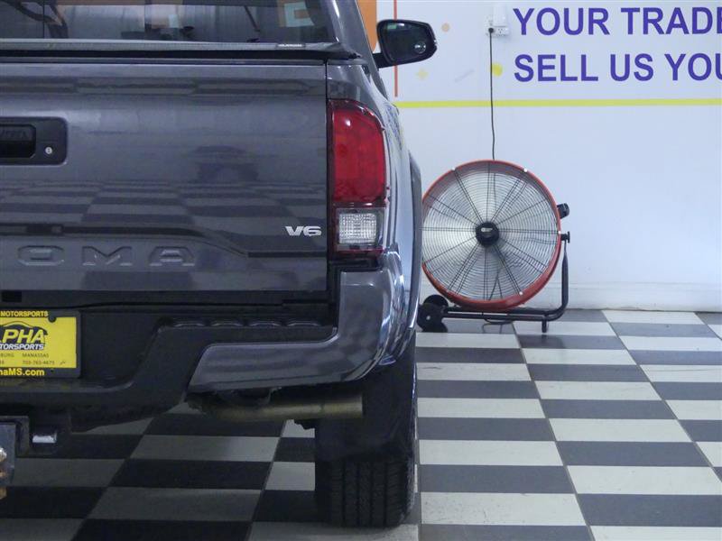 Used 2019 Toyota Tacoma TRD Sport AWD/4WD image 30