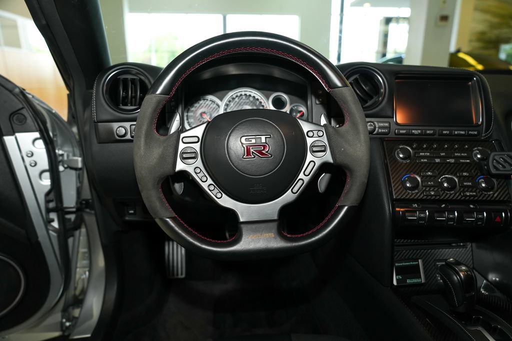 Used 2016 Nissan GT-R Premium AWD/4WD image 43