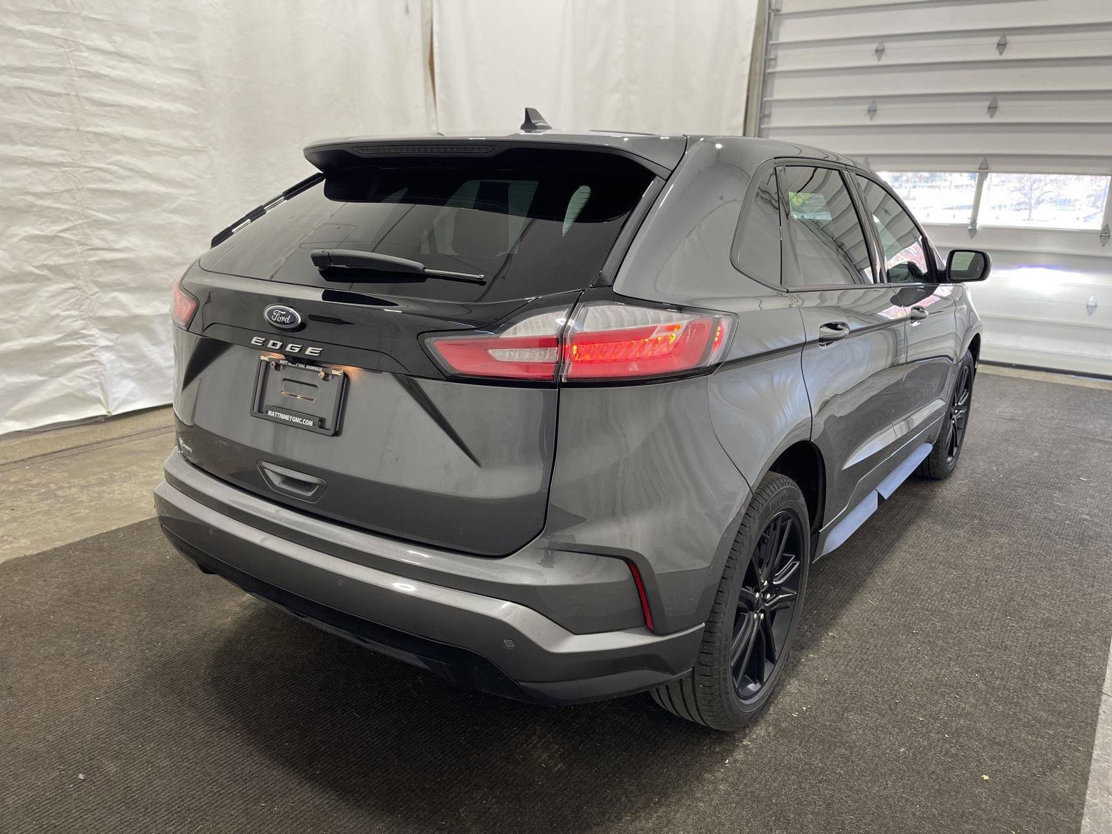 Used 2024 Ford Edge ST-Line image 2