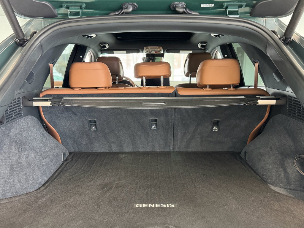 Used 2022 Genesis GV70 2.5T w/ Advanced Package image 39