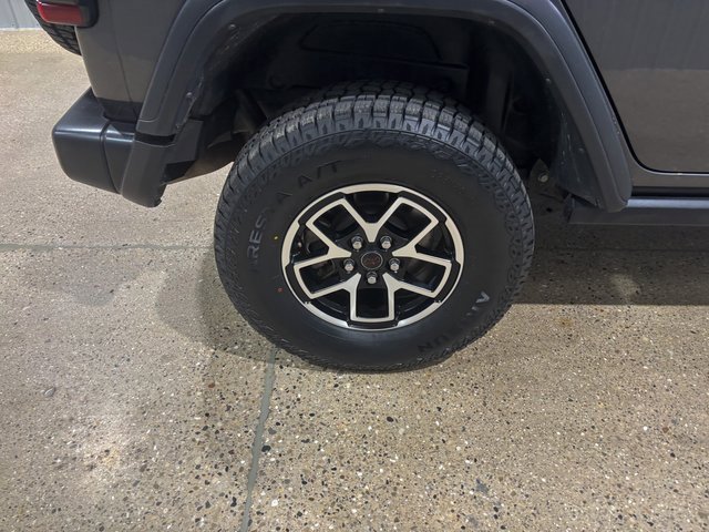 Used 2024 Jeep Wrangler Unlimited Rubicon w/ Convenience Group image 9