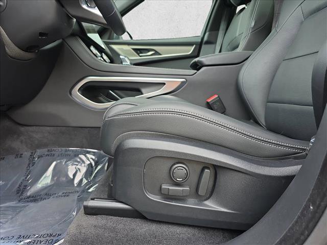 Certified 2025 Jaguar F-PACE R-Dynamic S image 28