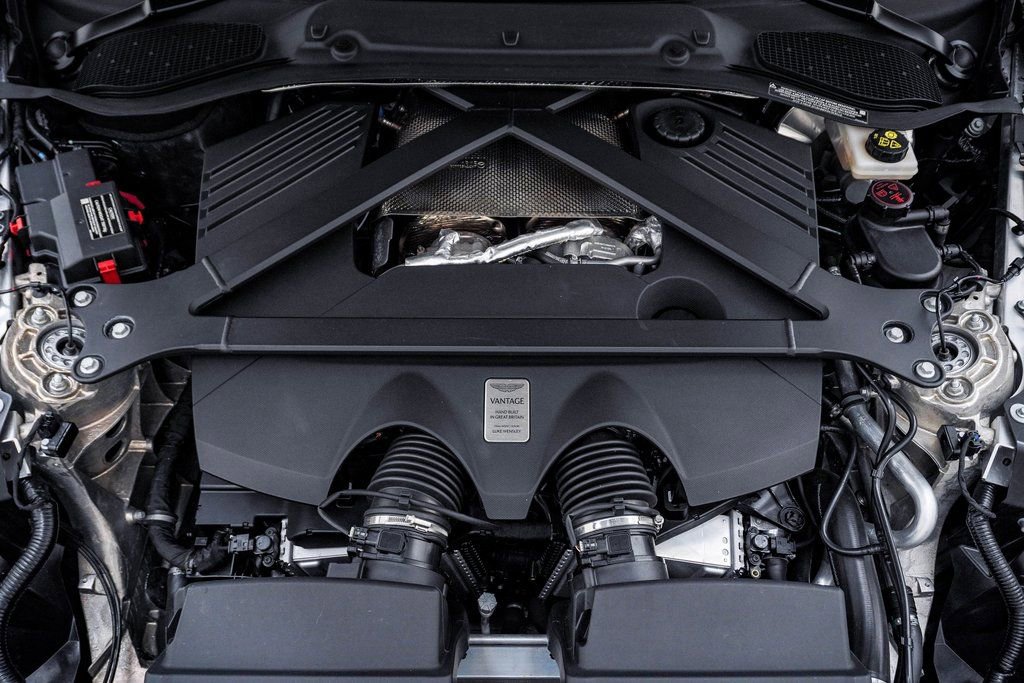 Used 2026 Aston Martin V8 Vantage Roadster image 37