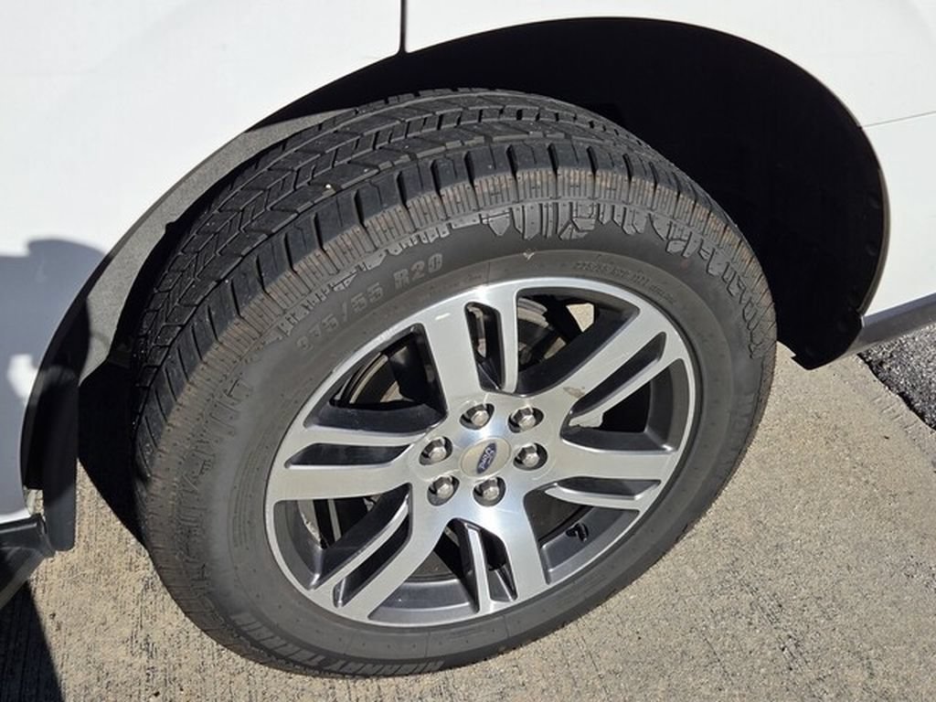 Used 2024 Ford Expedition Limited RWD image 3