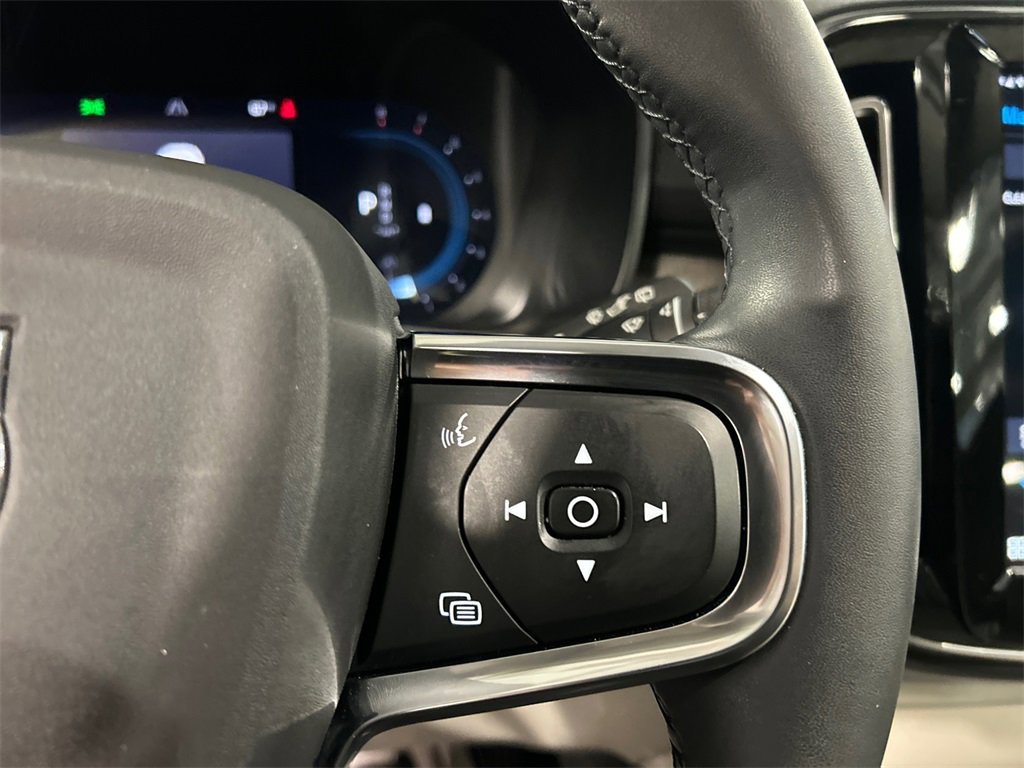 Certified 2023 Volvo XC40 B5 Plus w/ Climate Package image 14