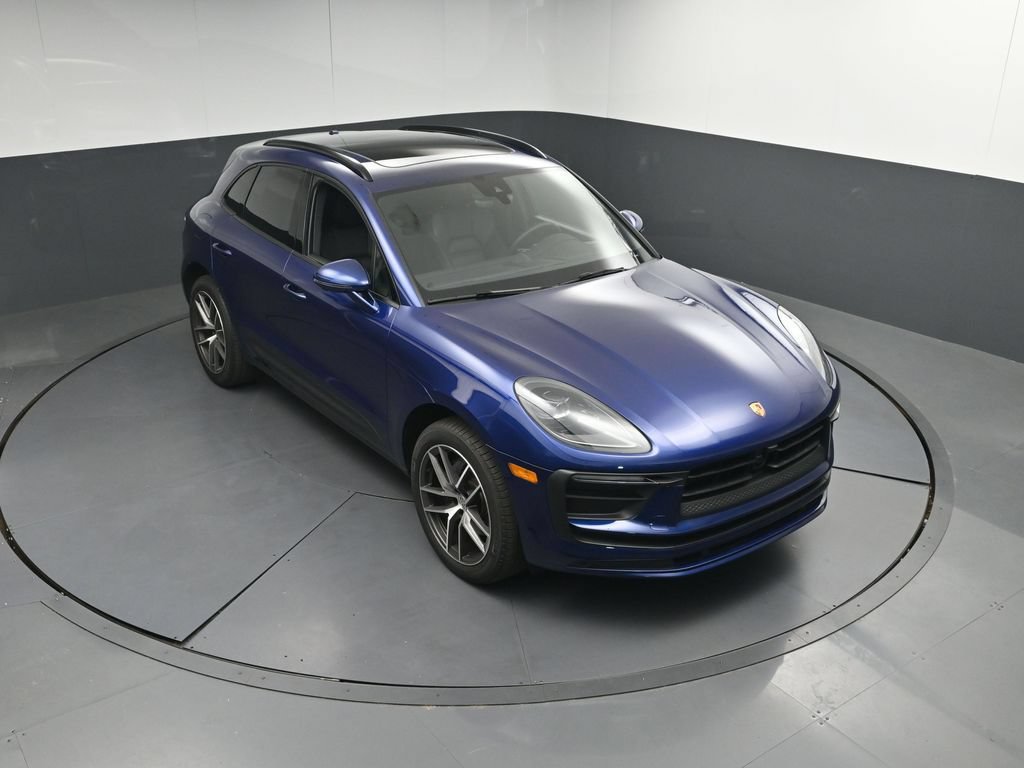 Used 2025 Porsche Macan AWD/4WD image 40