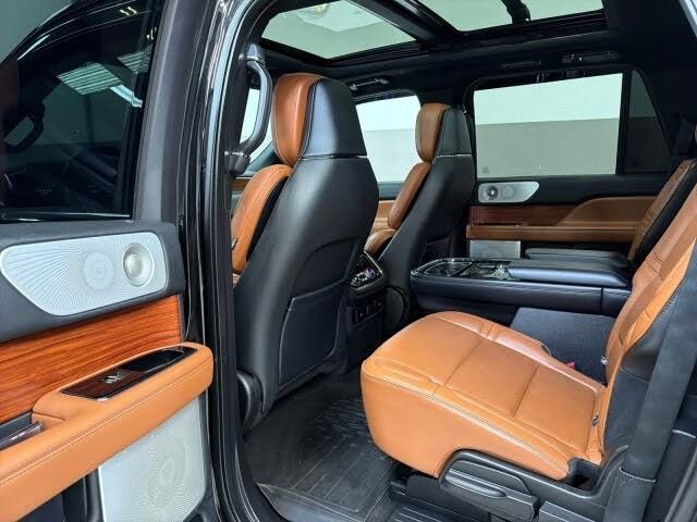Used 2019 Lincoln Navigator L Reserve AWD/4WD image 25