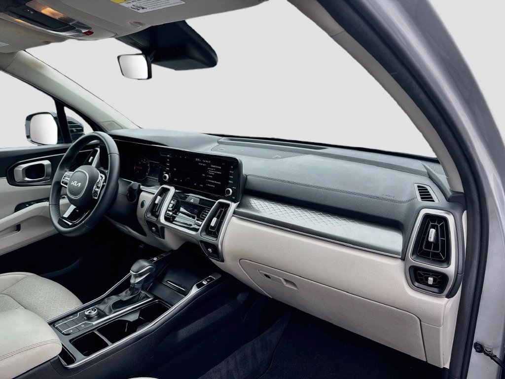 Certified 2022 Kia Sorento S FWD image 33