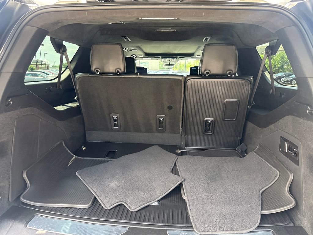 Certified 2023 Cadillac Escalade ESV V AWD/4WD image 18
