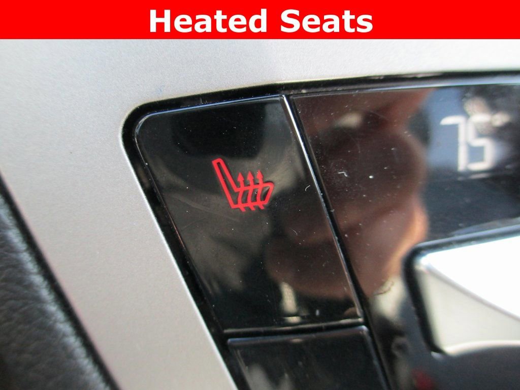 Used 2021 Ford Explorer XLT w/ Equipment Group 202A image 16